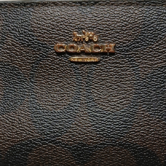 Coach Signature Brown Key & Card Holder Wallet- Nwot - Picture 5 of 8